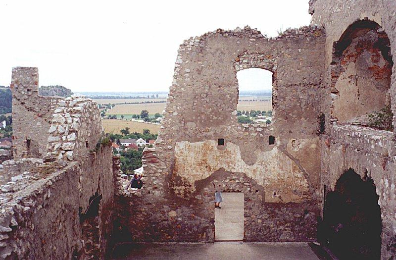 Západné krídlo hradu.