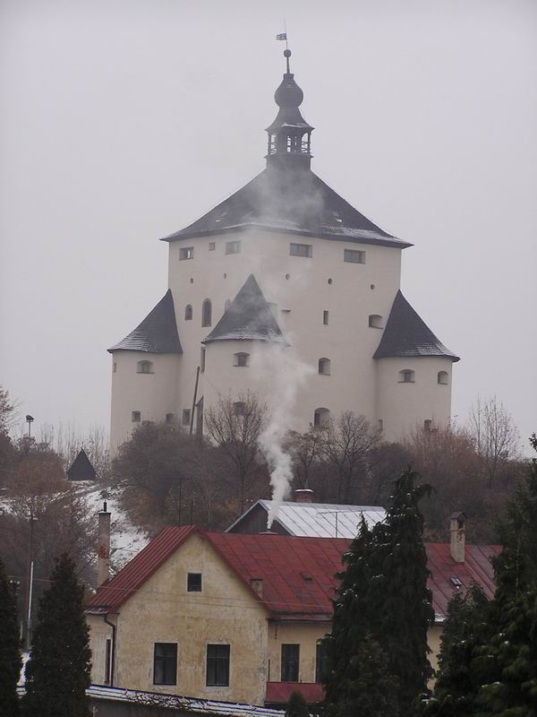 Pohľad na hrad od Piargskej brány.